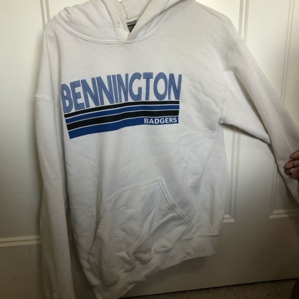 White Bennington Badgers hoodie sweatshirt unisex size small